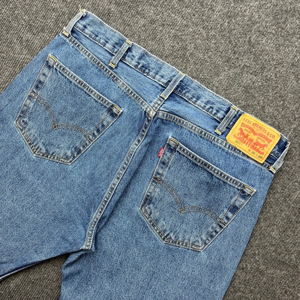 Levi's 505 Regular Fit Jeans Mens 38x30 Medium Wash Blue Straight Leg Denim